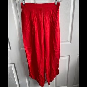 Wide leg pants with leg opening